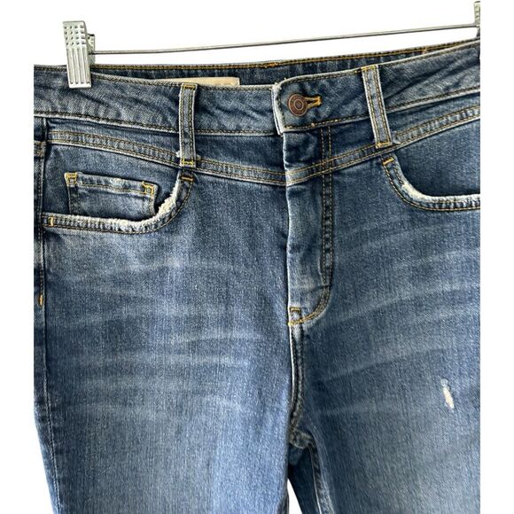 Pilcro Anthropologie Medium Wash Cropped Jeans Size 28 High Rise Distressed Slim - Picture 6 of 15